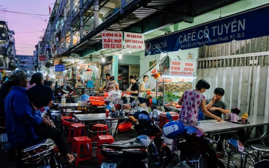 Street food in Saigon