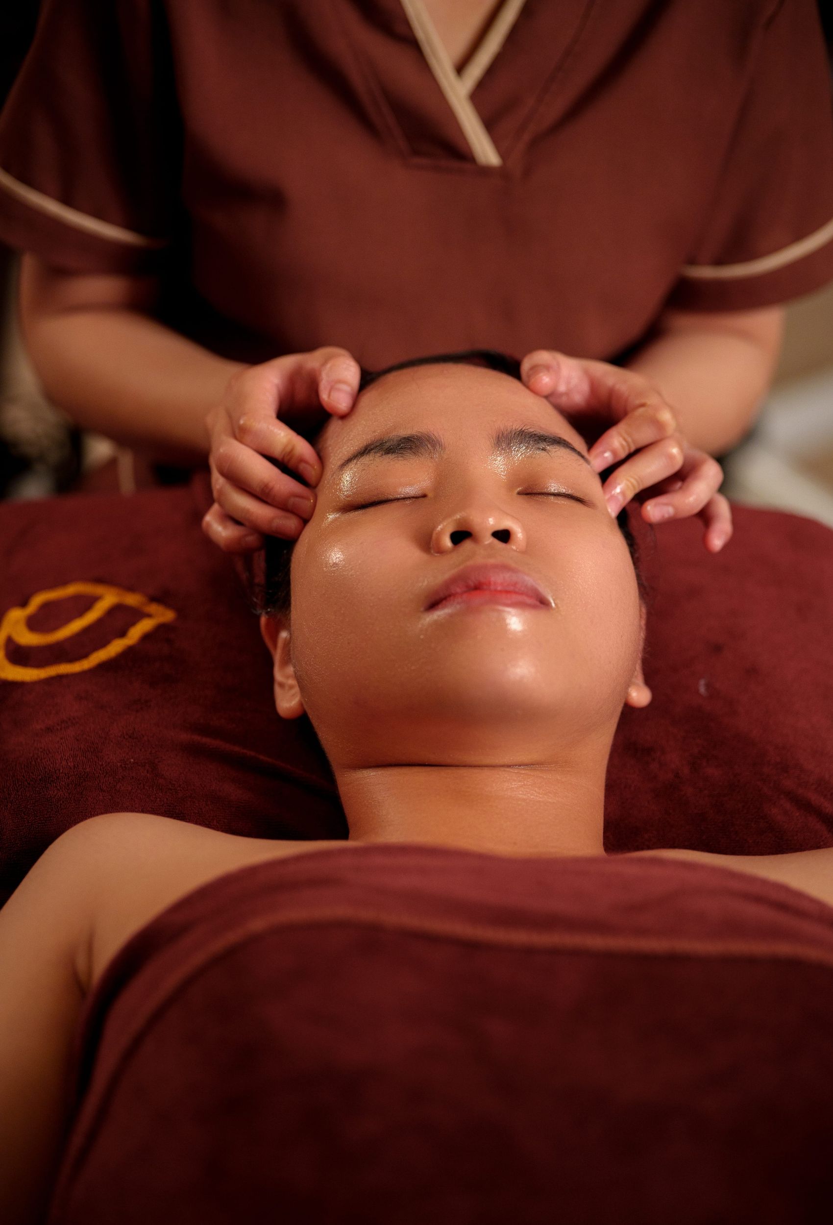 Chăm sóc da mặt và massage thư giãn vùng đầu tại Tỉnh Thức Spa