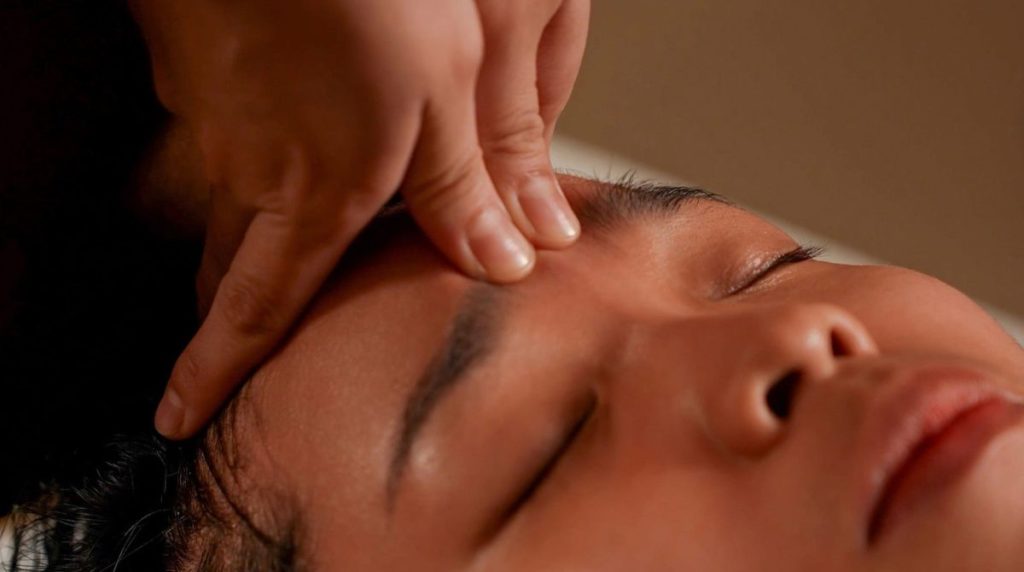 Massage Dân Văn Phòng: Giải Pháp Giãn Cơ Sâu Cho Người Ngồi Nhiều Giờ